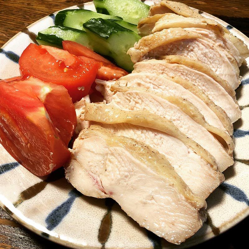 粗塩スパイス香る しっとり鶏ムネ肉（加熱用）250～280g | 遠山ジビエ